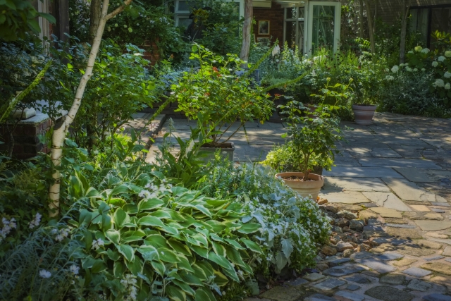 庭のタイルで後悔しないための対策